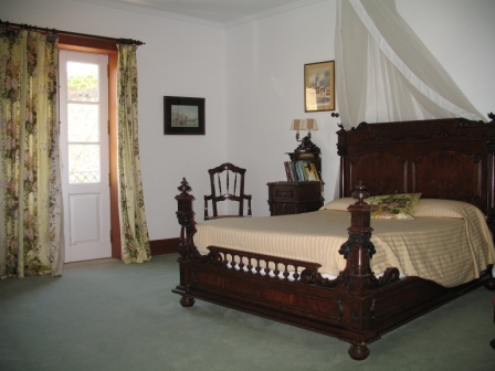 Guest bedroom at Vargellas.jpg