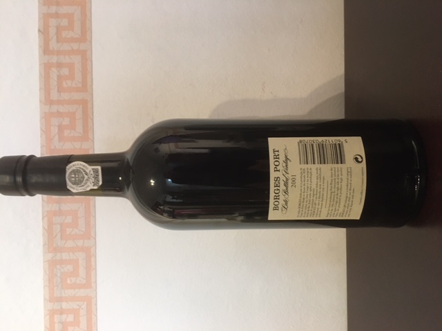 75 cl bottle of Borges Late bottled Vintage Port. Vintage 2001 and bottled in 2005. Condition: very good