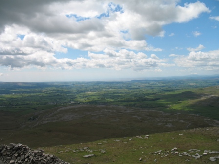 Looking west from Ingleborough summit.jpg