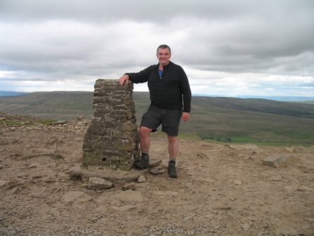 Pen-y-ghent summit.jpg