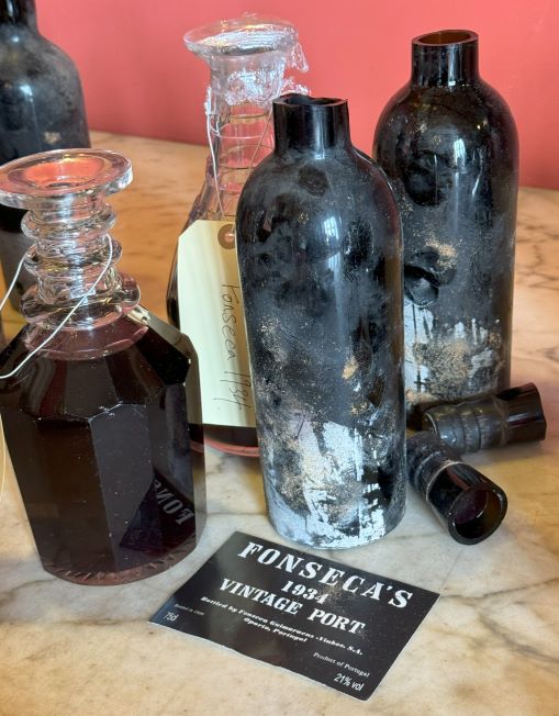 Fonseca 1934 bottle, replica label and decanter