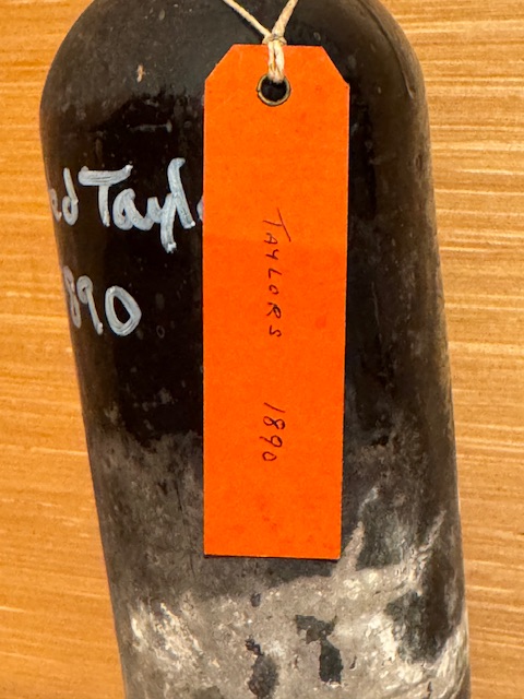 …but the neck tag was there when the bottle was purchased