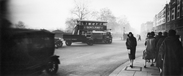 5-press-image-l-jacques-henri-lartigue-l-bibi-c3a0-londres-1926.jpg